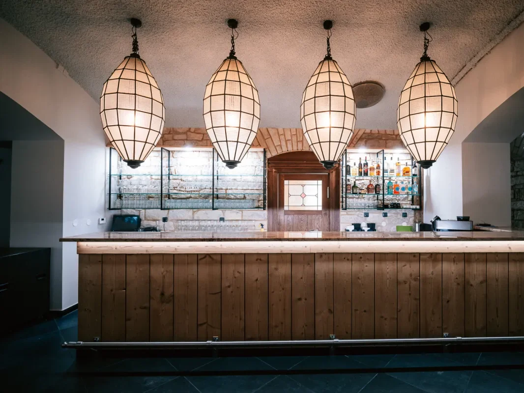 akustika restaurace akusticka omitka nastrik